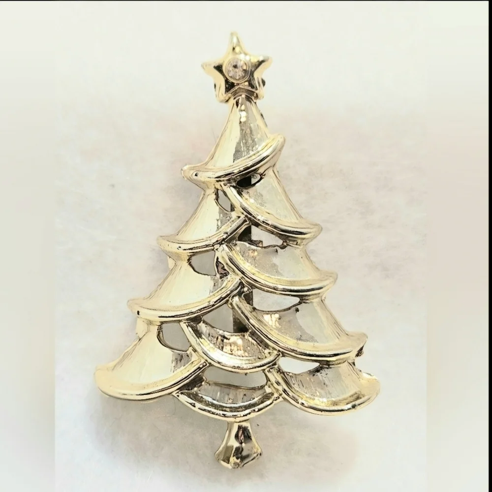 Gold-Tone Shiny Christmas Tree Brooch With Rhinestone Star Top